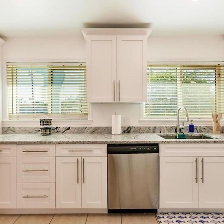 New! Dock Canal Family Home W/Pool & Gulf Access! North Fort Myers Buitenkant foto