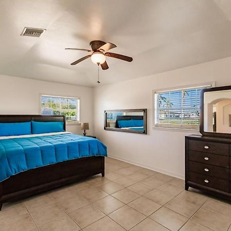 New! Dock Canal Family Home W/Pool & Gulf Access! North Fort Myers Buitenkant foto