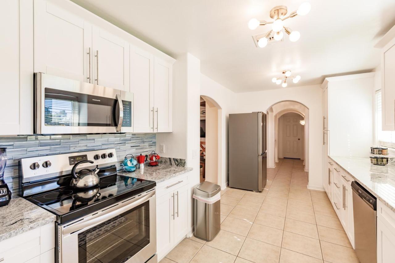 New! Dock Canal Family Home W/Pool & Gulf Access! North Fort Myers Buitenkant foto