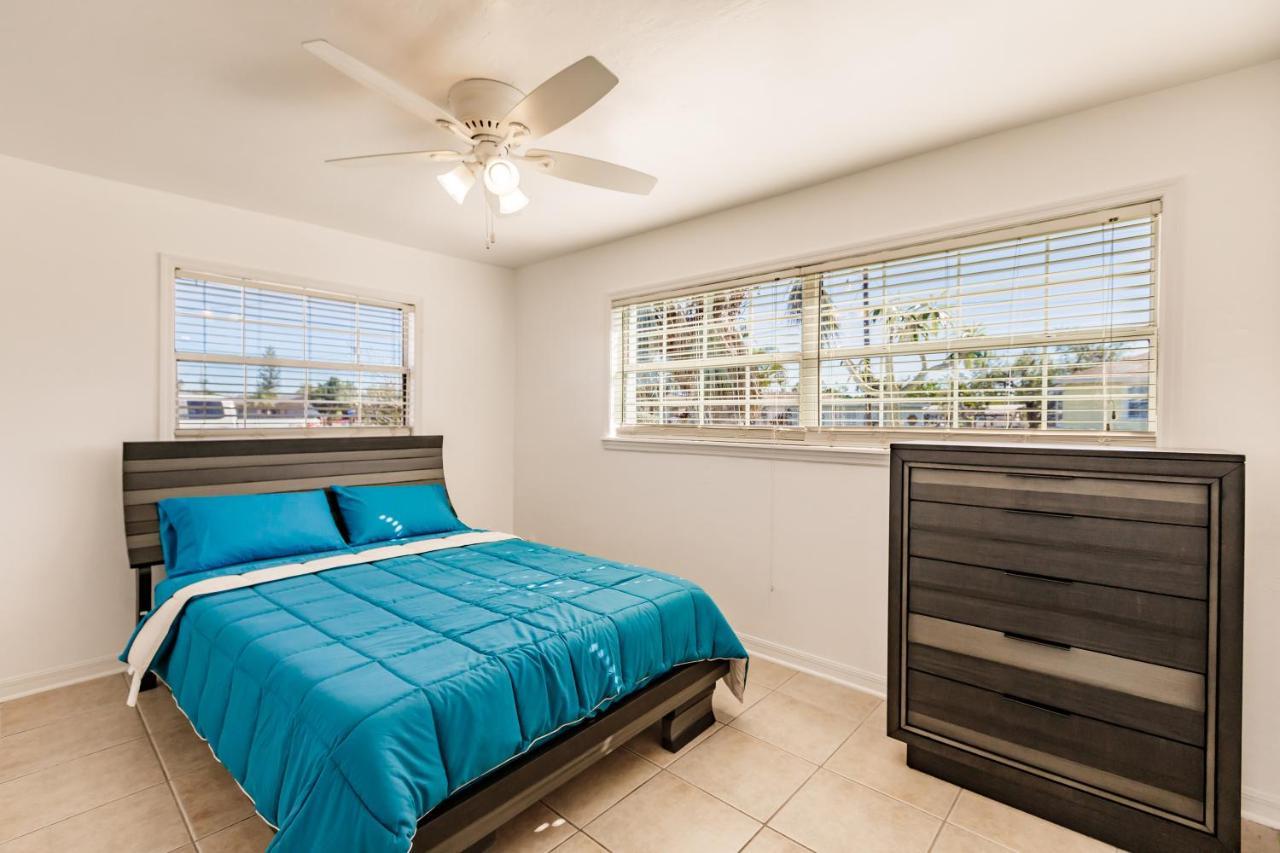 New! Dock Canal Family Home W/Pool & Gulf Access! North Fort Myers Buitenkant foto