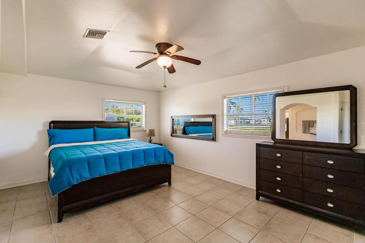 New! Dock Canal Family Home W/Pool & Gulf Access! North Fort Myers Buitenkant foto
